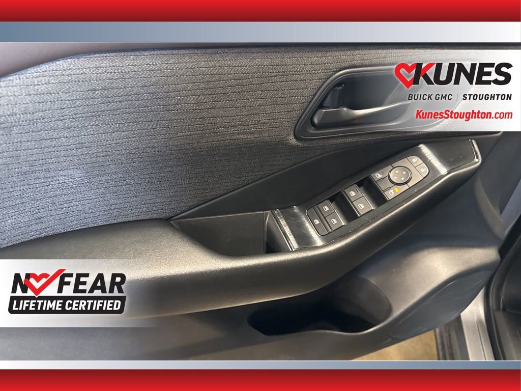 Used 2023 Nissan Rogue S image 19