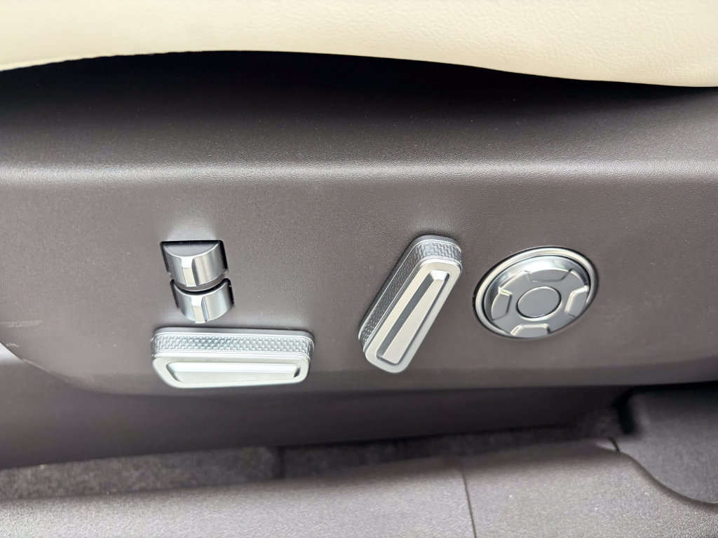 New 2026 Lincoln Nautilus Black Label AWD/4WD image 14