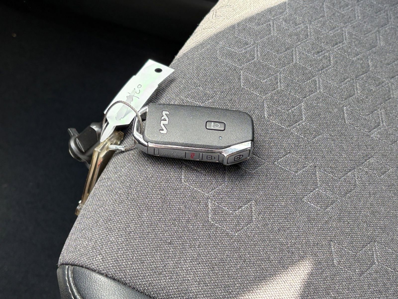 Used 2025 Kia Seltos S image 21