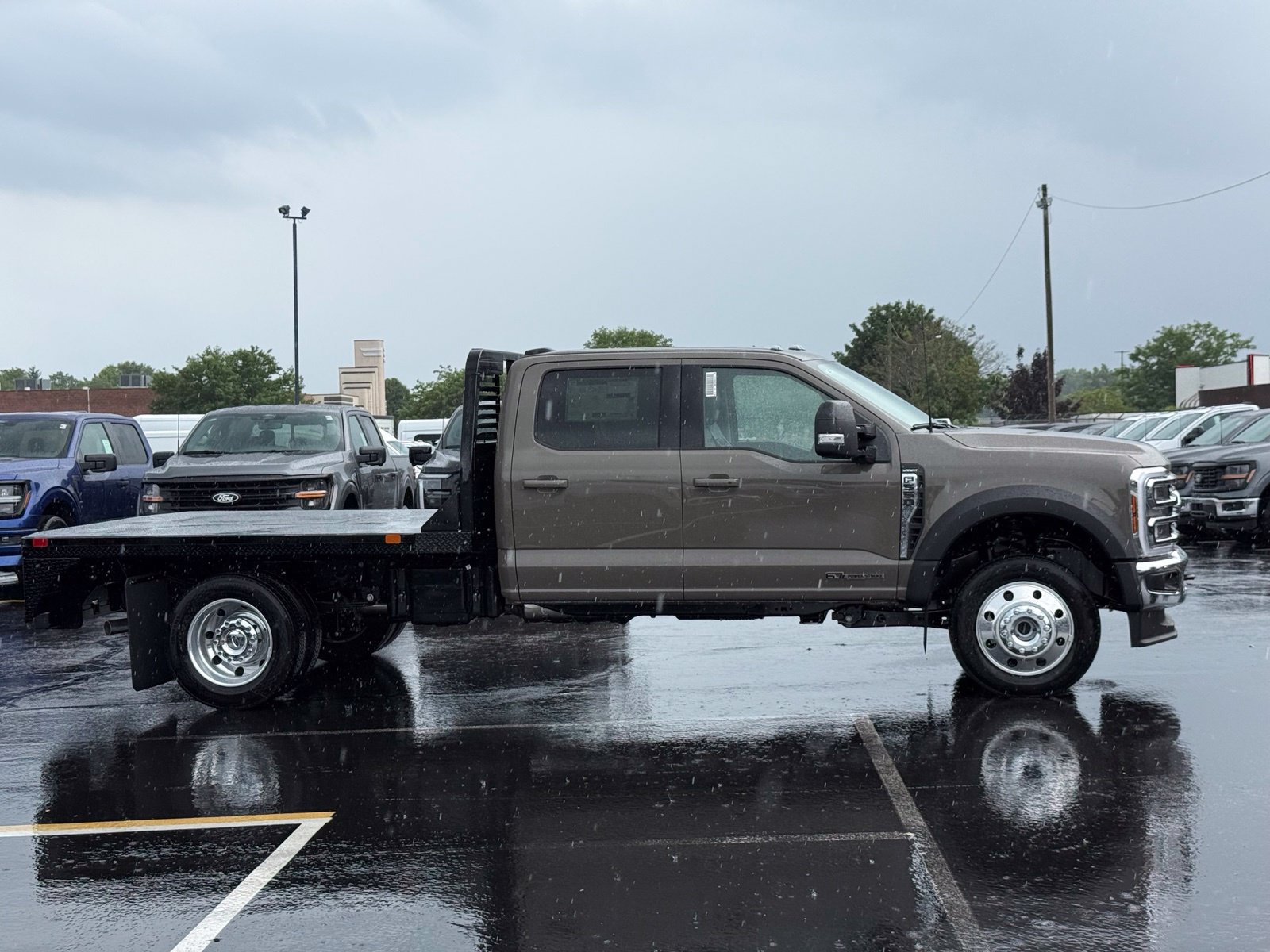 New 2026 Ford F550 4x4 Crew Cab image 8