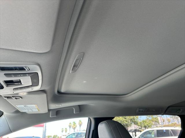 Used 2026 Toyota Sienna XLE FWD image 10