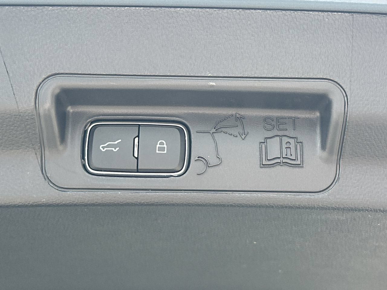New 2026 Ford Explorer Active RWD image 19