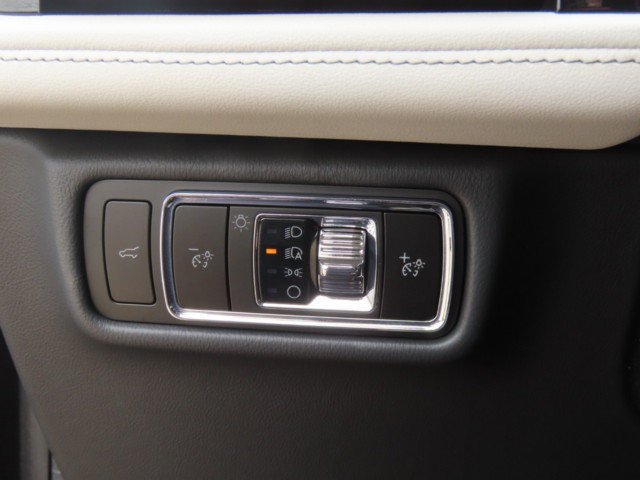 Used 2026 Lincoln Aviator Reserve AWD/4WD image 26