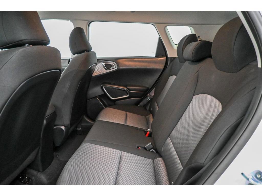 Used 2025 Kia Soul LX image 12