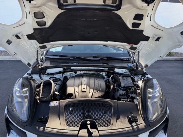 Used 2019 Porsche Macan AWD/4WD image 26
