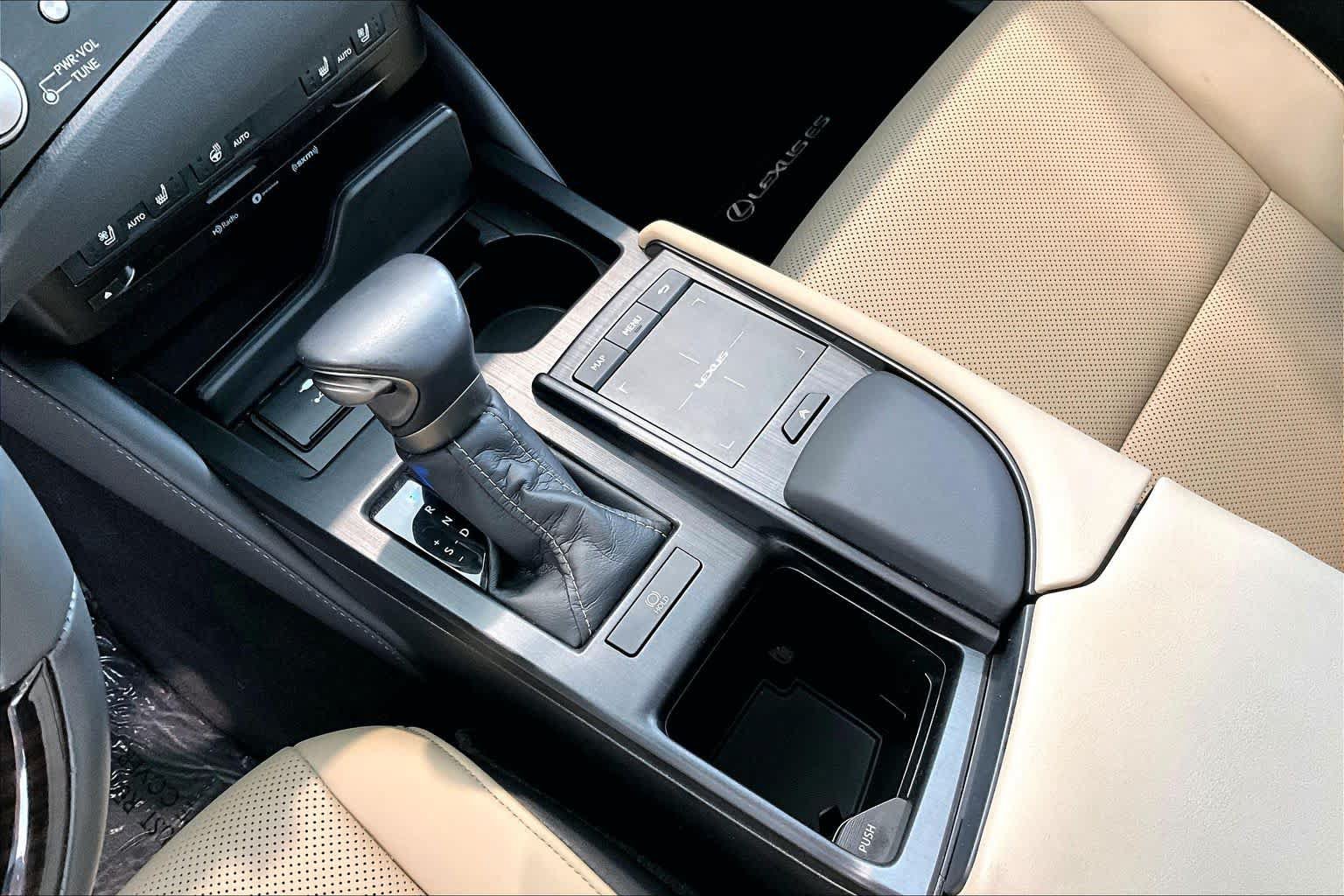 Used 2021 Lexus ES 350 w/ Premium Package FWD image 18