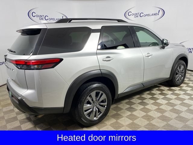 Used 2025 Nissan Pathfinder SV FWD image 7