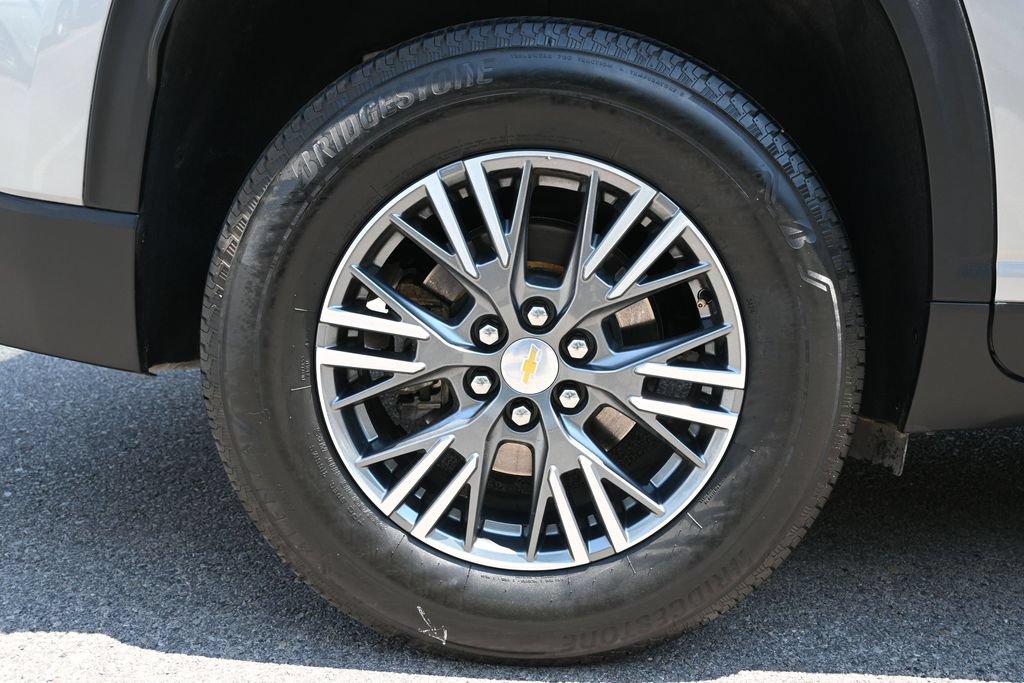 Used 2024 Chevrolet Traverse LT FWD image 13