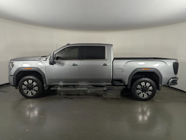 Used 2024 GMC Sierra 3500 Denali w/ Denali Reserve Package AWD/4WD image 6