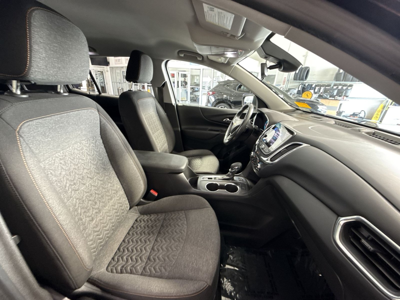 Used 2022 Chevrolet Equinox LT AWD/4WD image 22