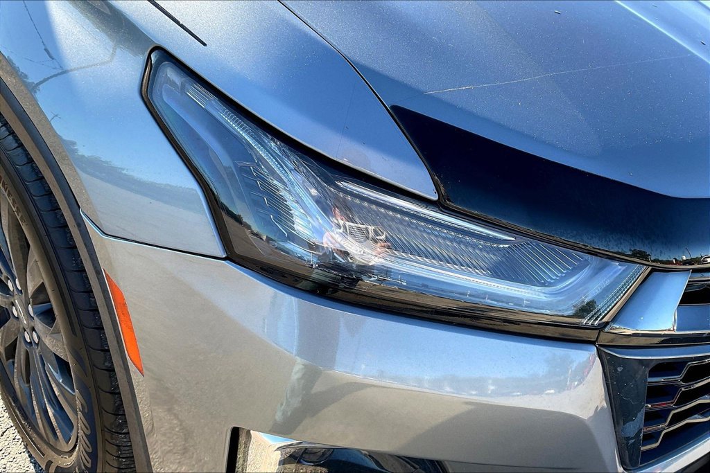 Used 2023 Chevrolet Traverse RS AWD/4WD image 27