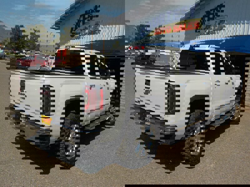 Used 2018 GMC Sierra 1500 SLT image 12