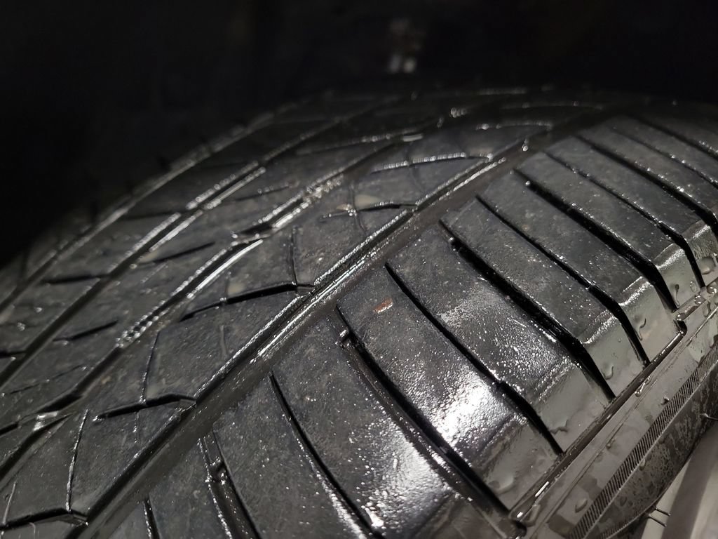 Used 2018 Honda Pilot Touring image 11