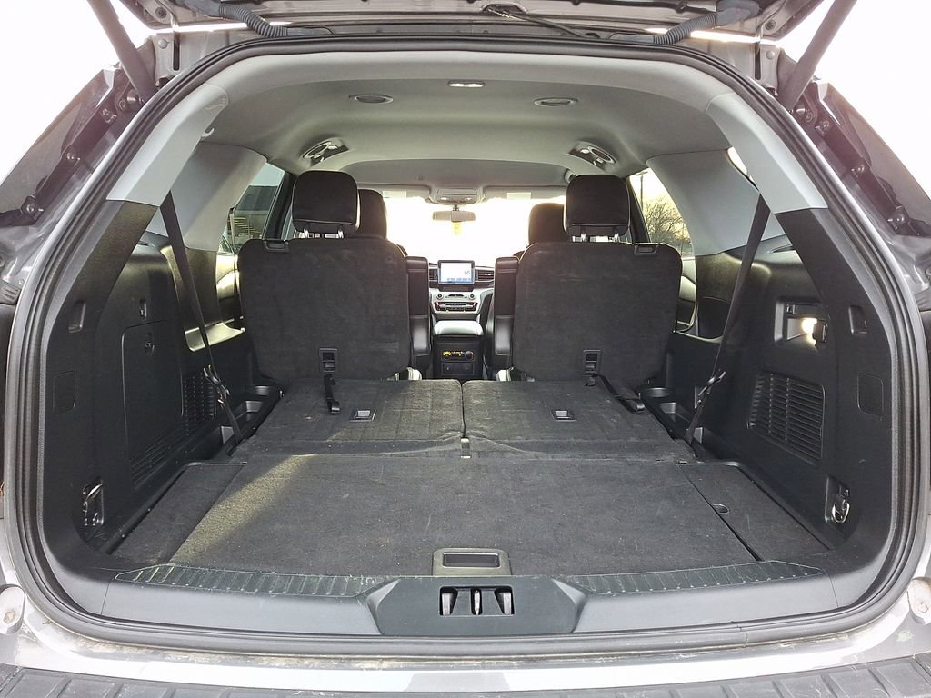 Used 2022 Ford Explorer XLT w/ Equipment Group 202A image 30