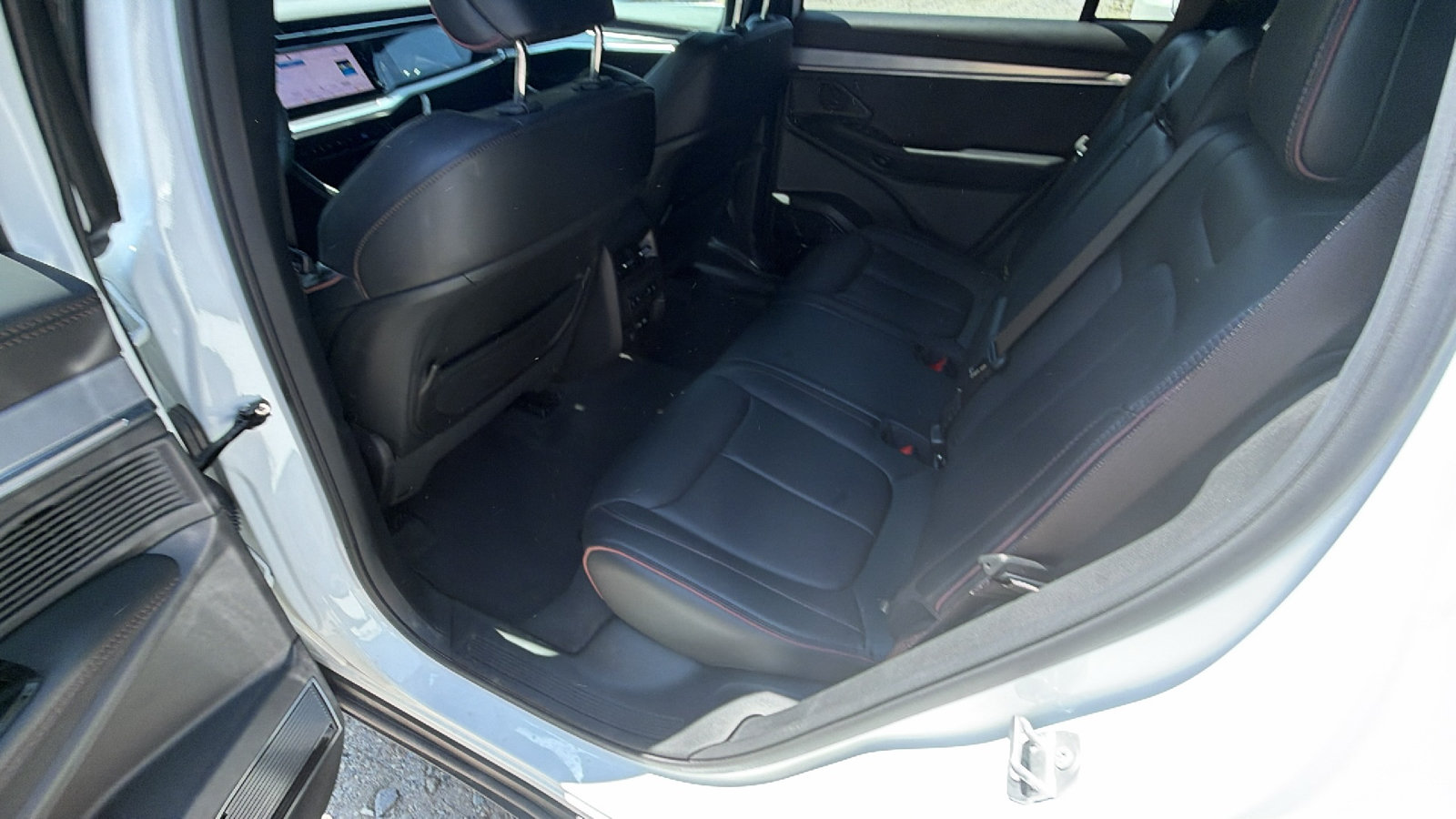 Used 2024 Jeep Wagoneer Launch Edition AWD/4WD image 23
