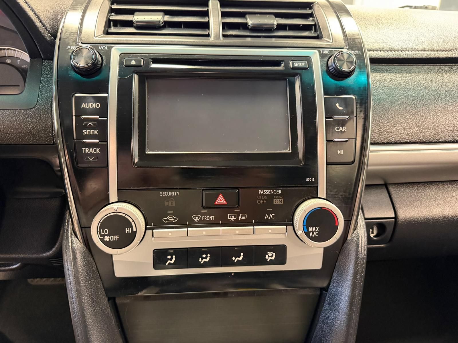 Used 2012 Toyota Camry SE FWD image 9