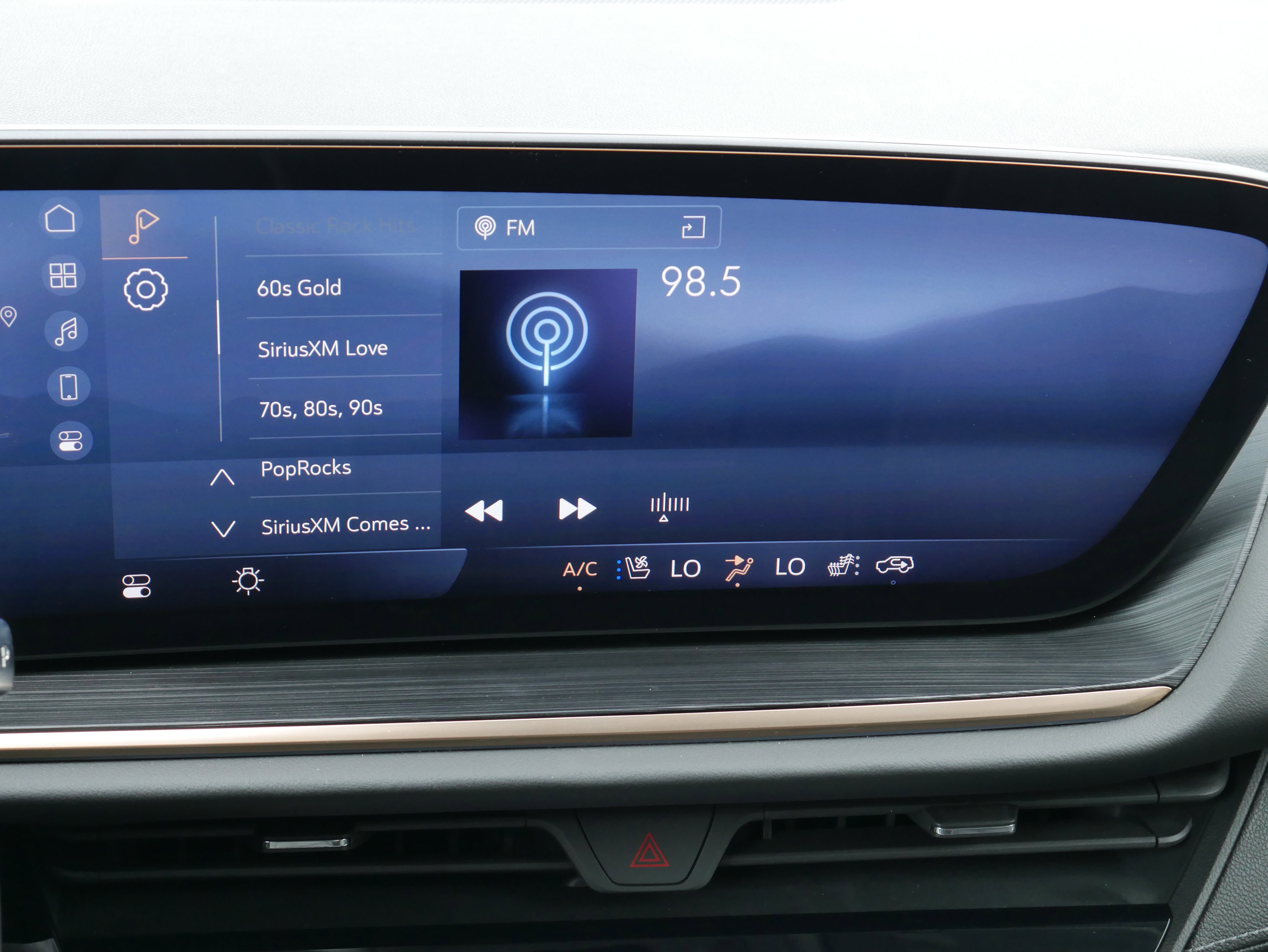 Certified 2024 Buick Envision Avenir image 17