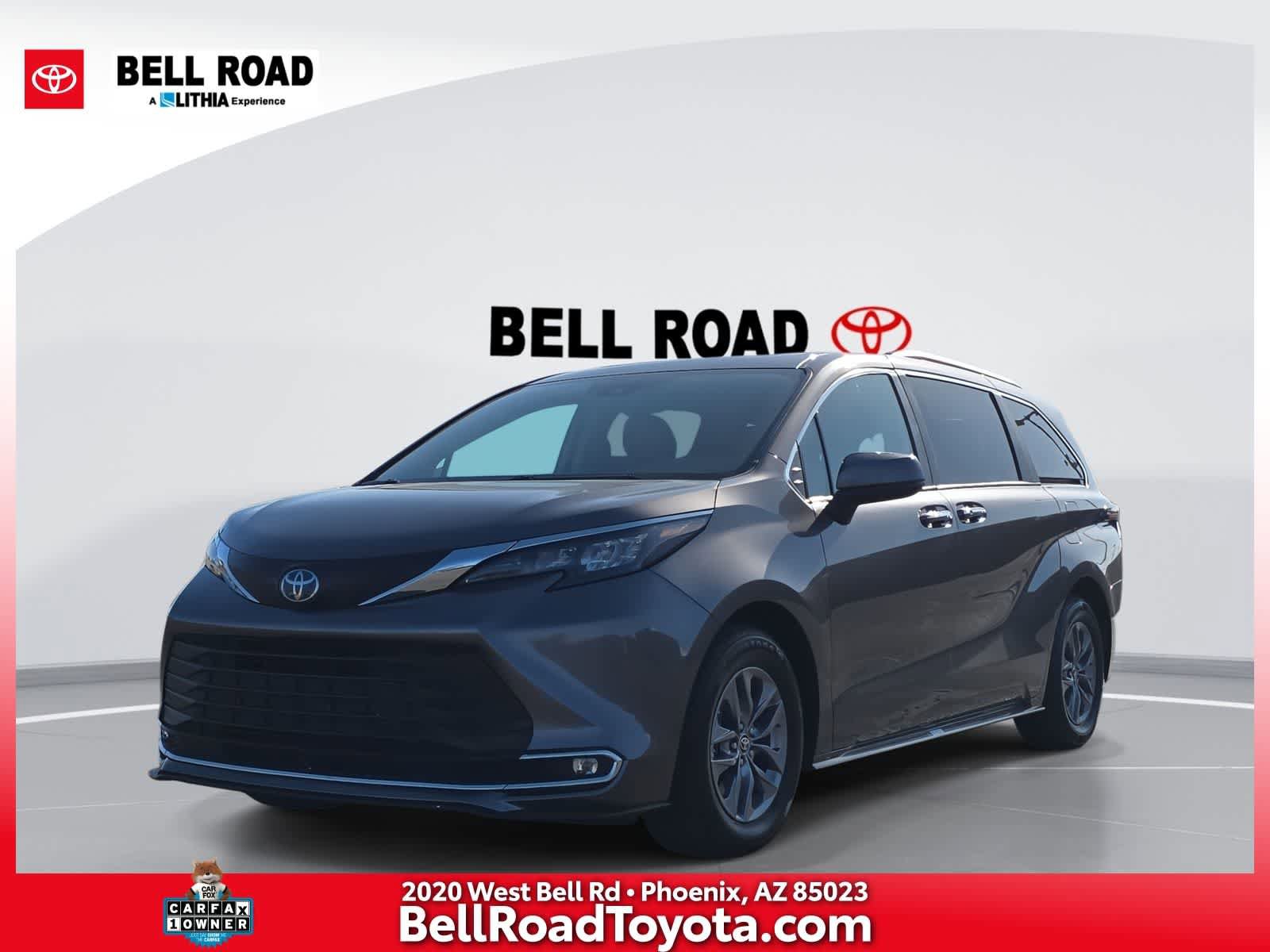 Used 2024 Toyota Sienna XLE image 1