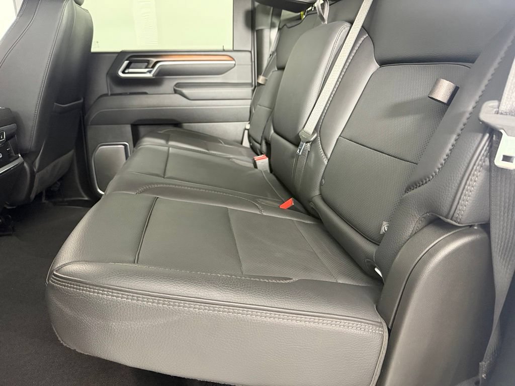 Used 2025 GMC Sierra 3500 Denali w/ Technology Package AWD/4WD image 28