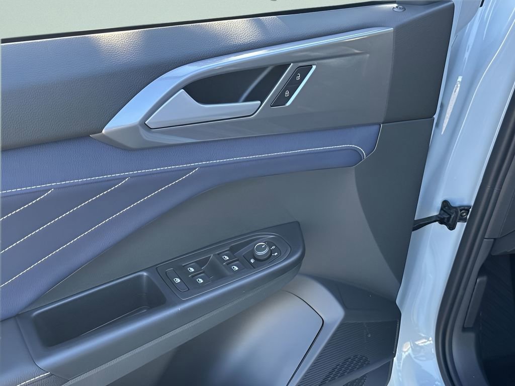 New 2026 Volkswagen Taos SEL image 13