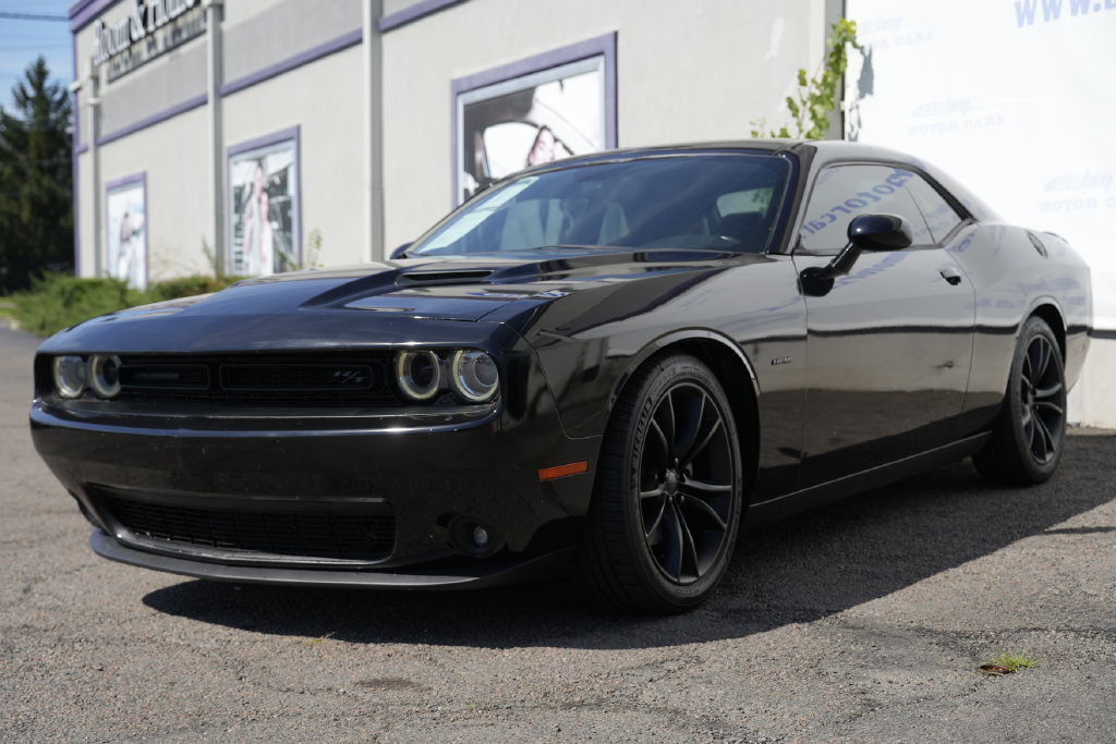 Used 2016 Dodge Challenger R/T Plus RWD image 2