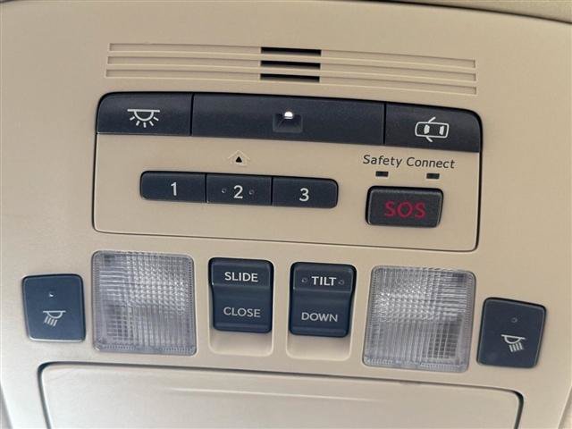 Used 2011 Lexus ES 350 w/ Luxury Pkg & Navigation FWD image 24