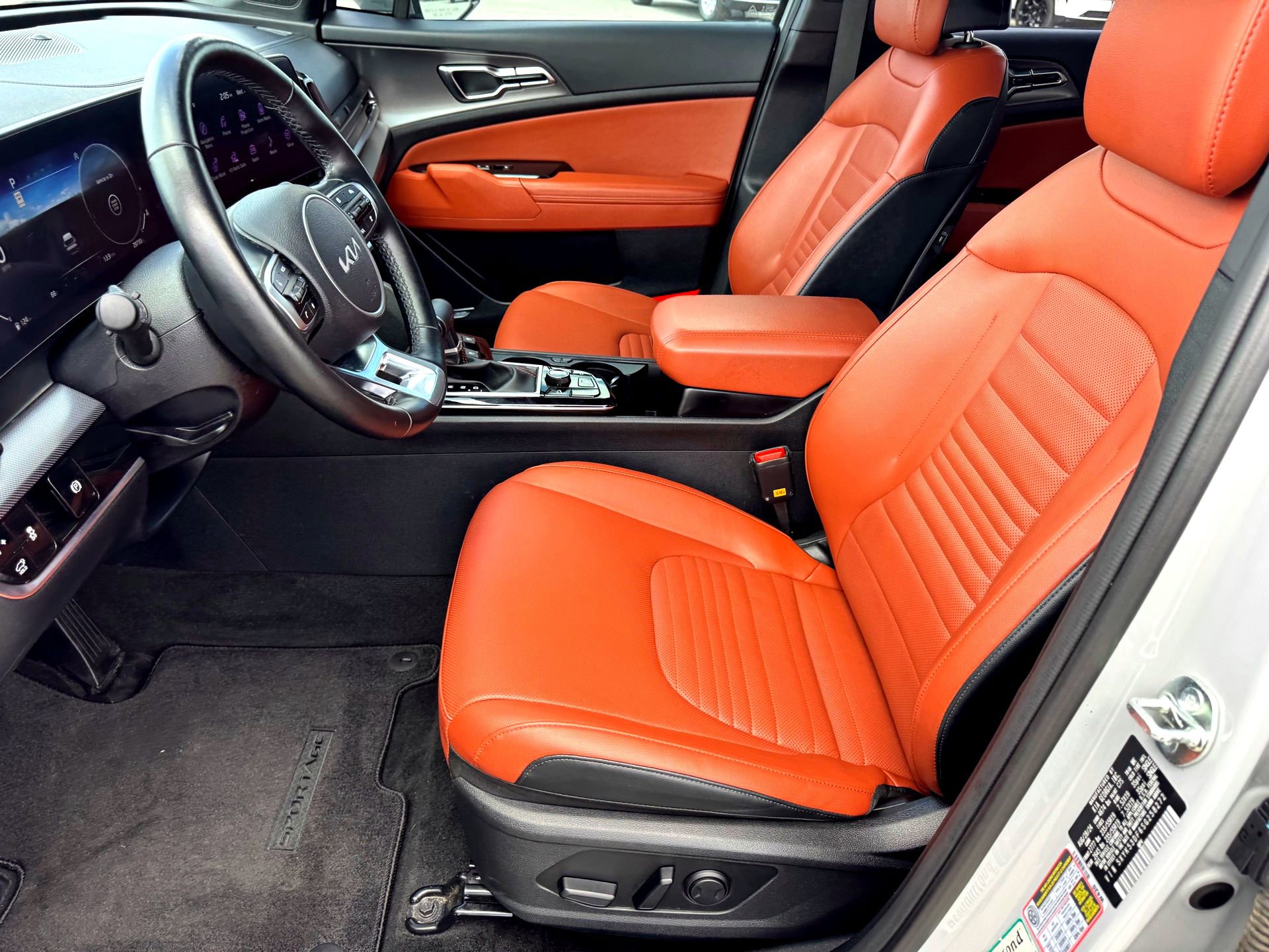 Used 2025 Kia Sportage SX FWD image 12