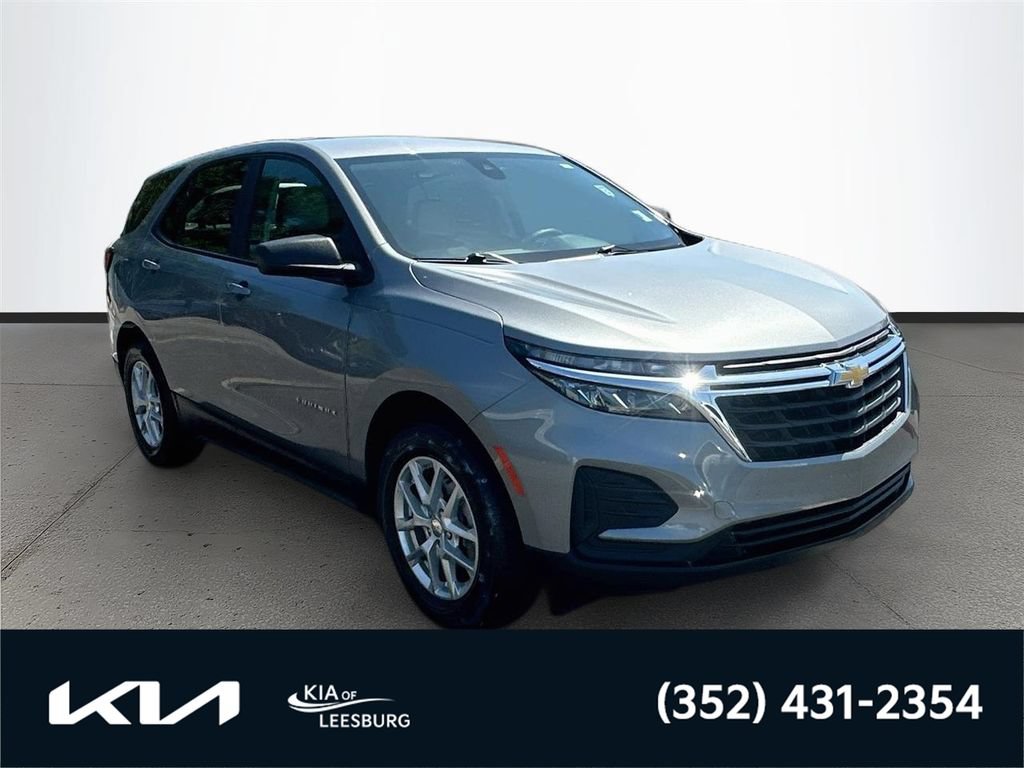 Used 2023 Chevrolet Equinox LS w/ LS Convenience Package FWD image 1