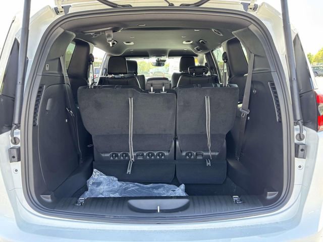 New 2027 Chrysler Pacifica Select FWD image 32