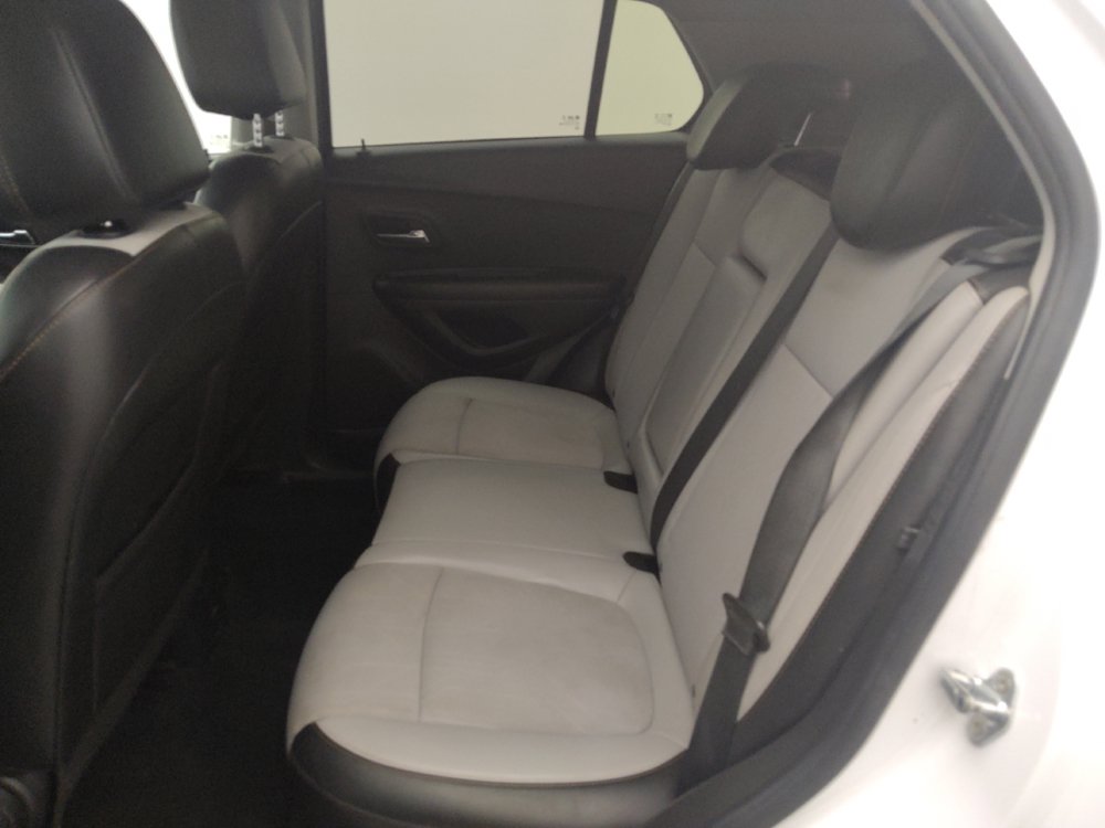 Used 2021 Chevrolet Trax LT FWD image 18