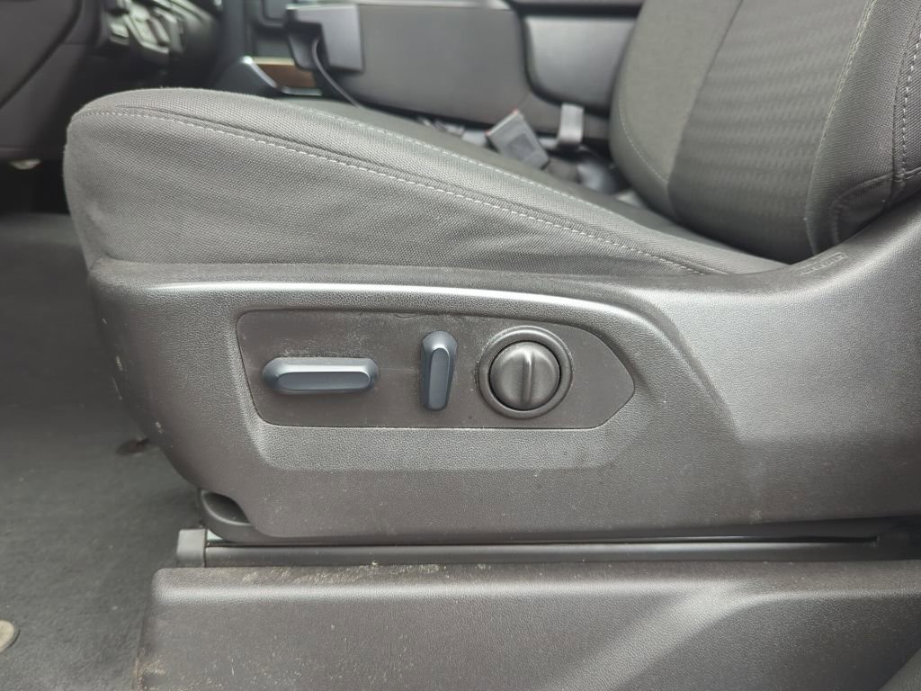 Used 2023 GMC Sierra 2500 SLE w/ SLE Value Package; image 17