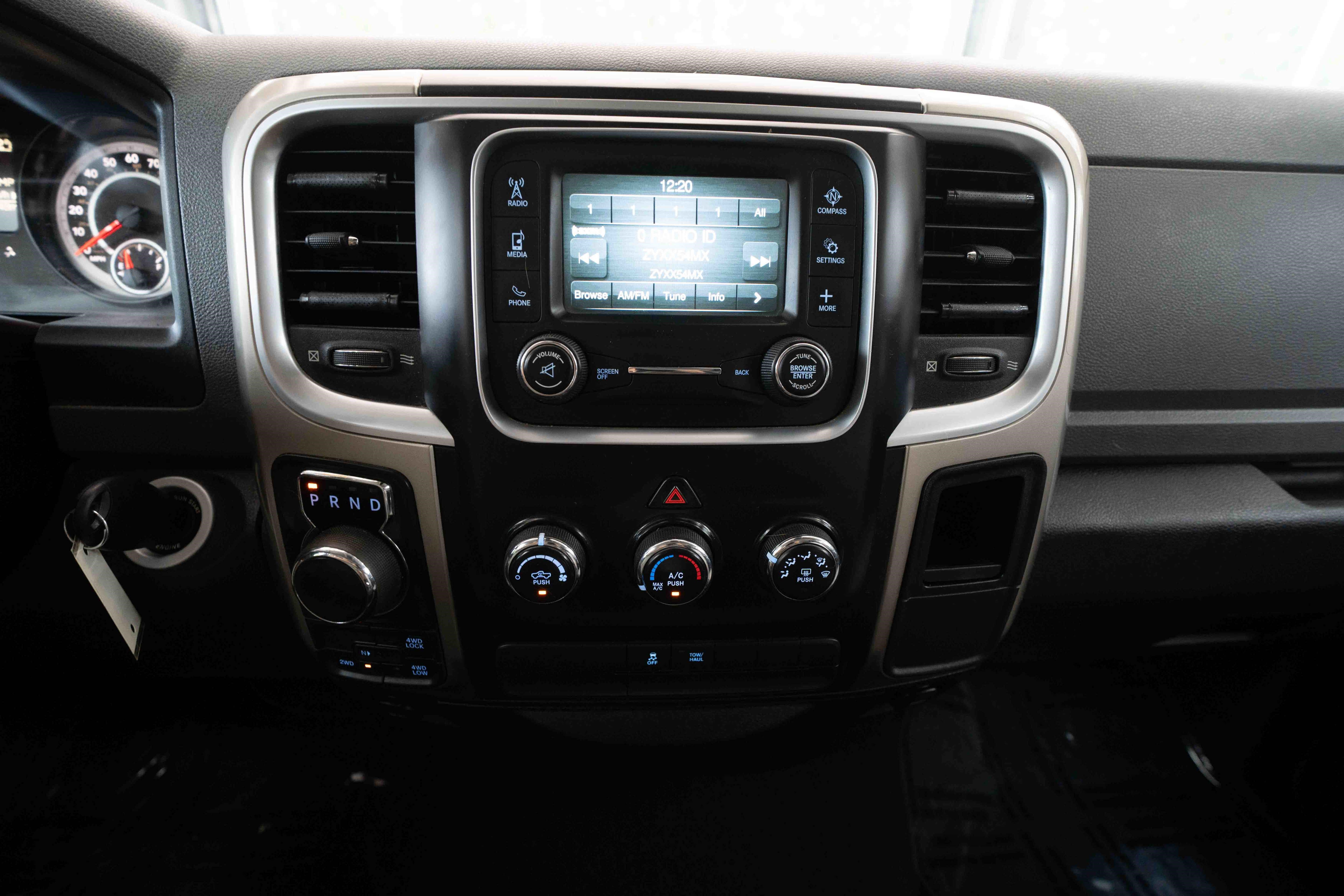 Used 2014 RAM 1500 Classic SLT AWD/4WD image 16