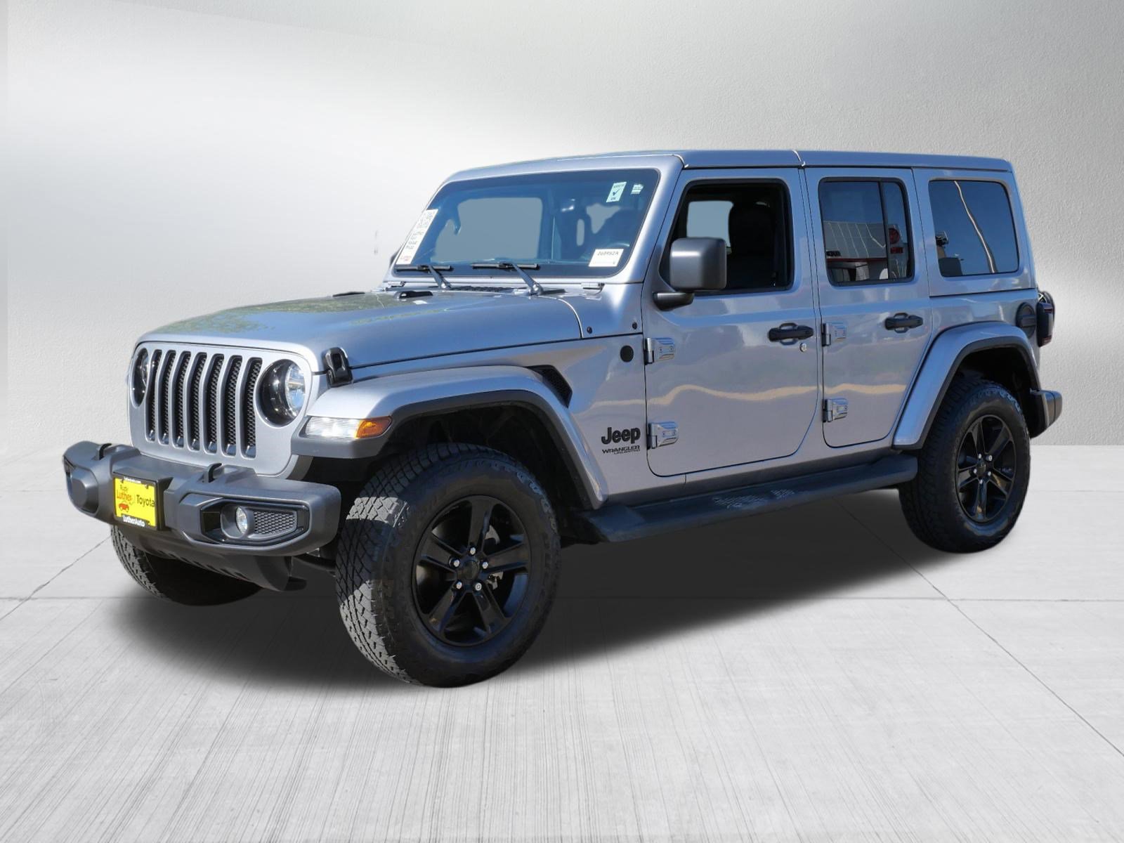 Used 2021 Jeep Wrangler Unlimited Sahara AWD/4WD image 3