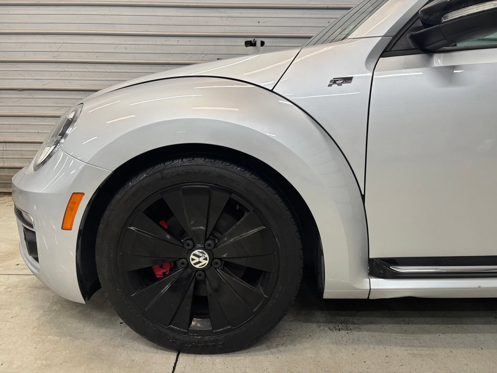 Used 2014 Volkswagen Beetle R-Line FWD image 4