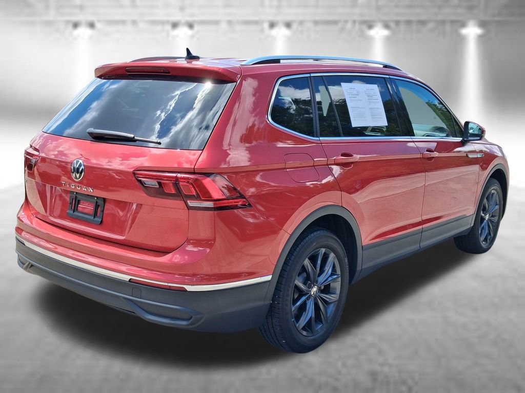 Used 2023 Volkswagen Tiguan SE w/ Panoramic Sunroof Package FWD image 5
