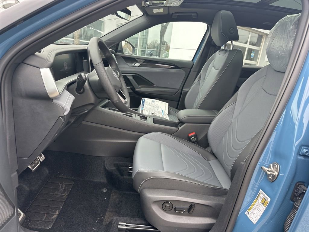 New 2026 Volkswagen Tiguan SE R-Line AWD/4WD image 9