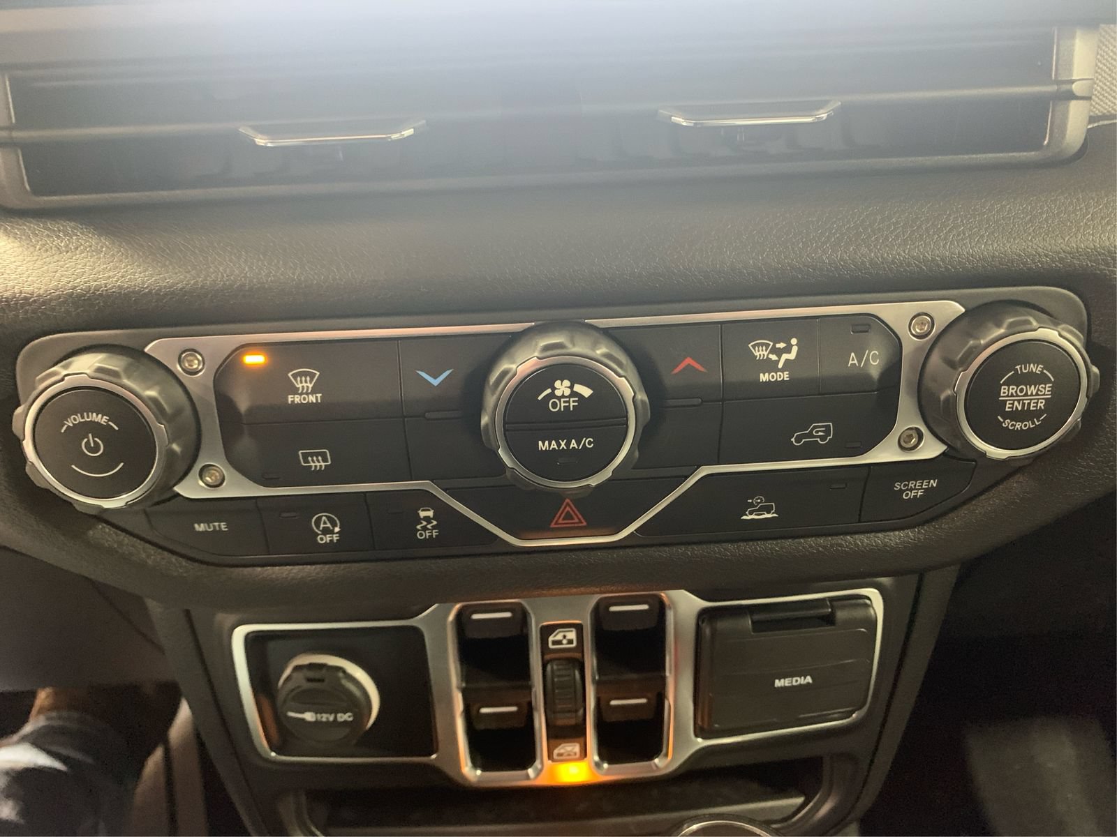 Used 2025 Jeep Gladiator Sport AWD/4WD image 28
