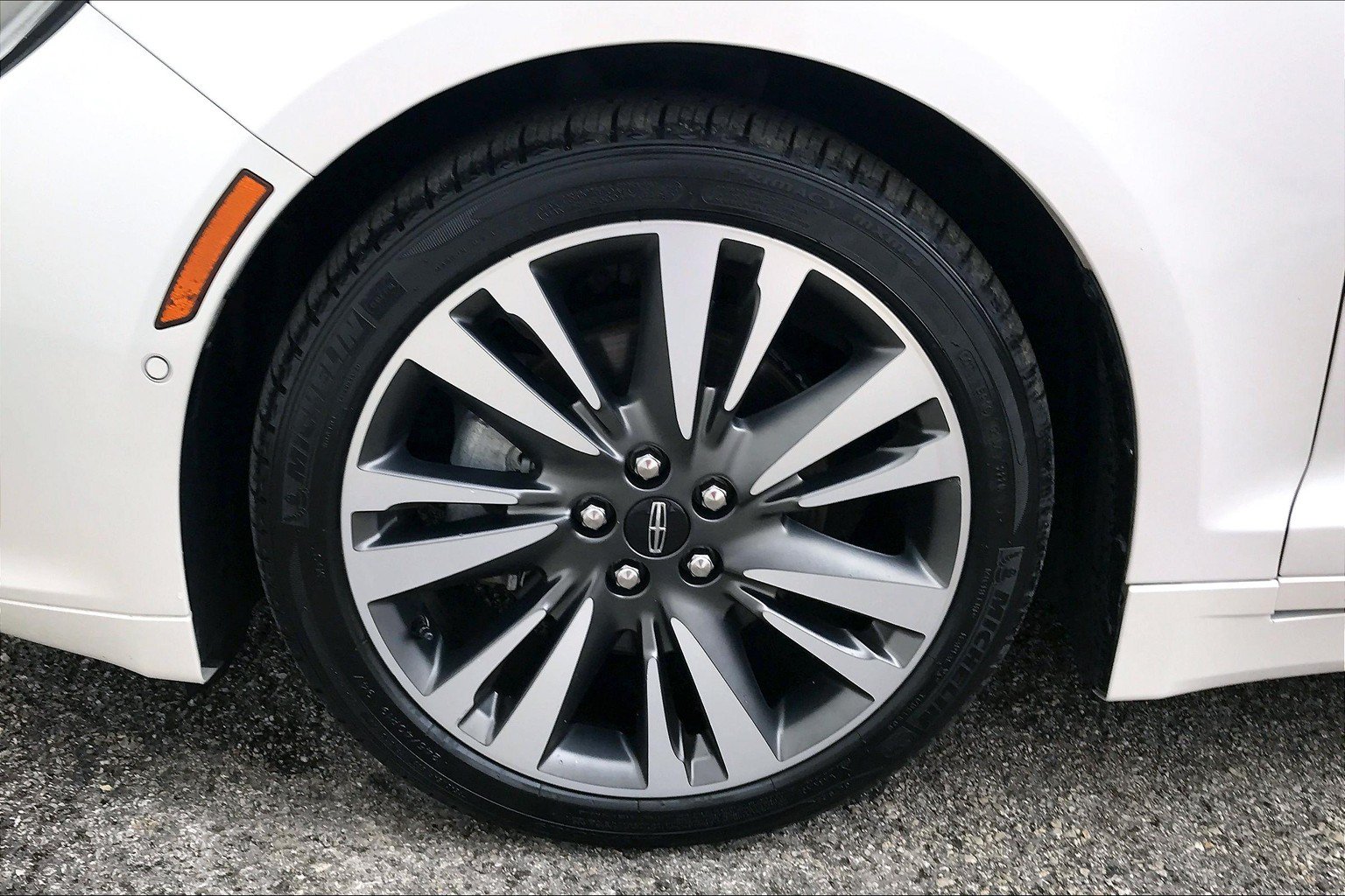 Used 2017 Lincoln MKZ Reserve w/ Technology Package FWD image 9
