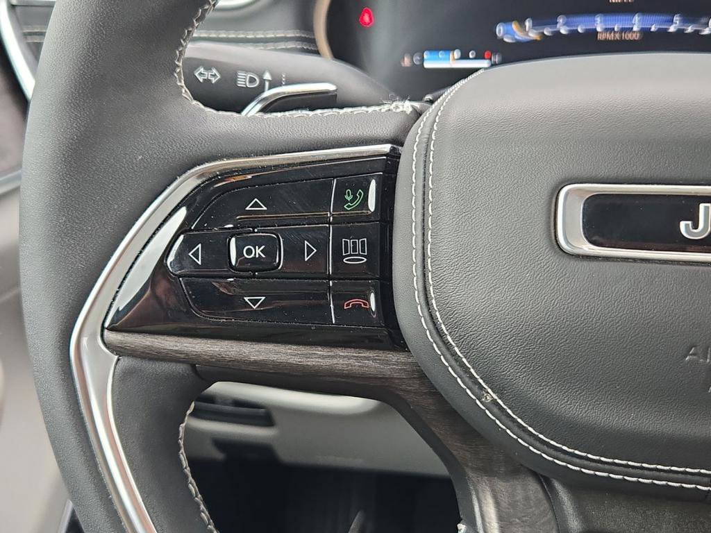 Certified 2023 Jeep Grand Cherokee Overland w/ Luxury Tech Group IV image 24