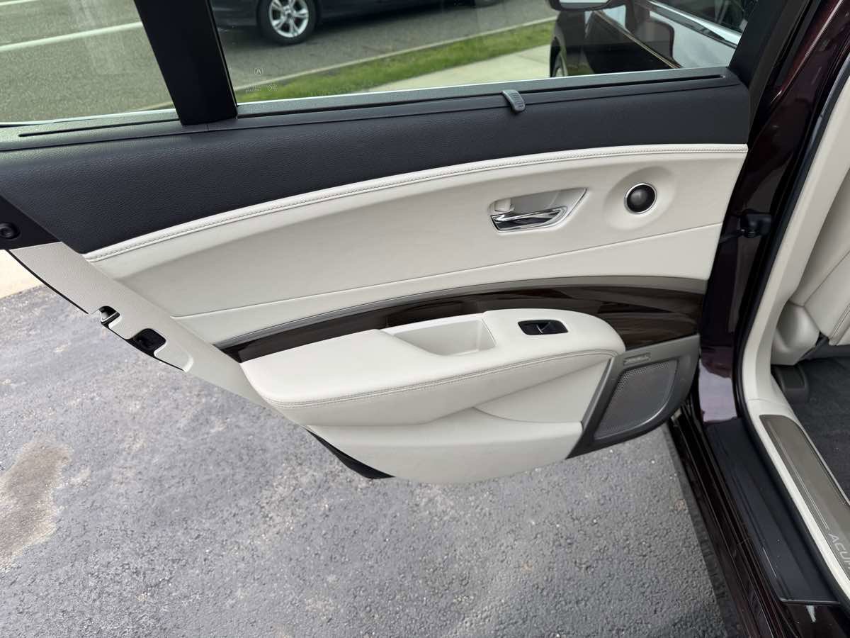 Used 2014 Acura RLX w/ Advance Package FWD image 14