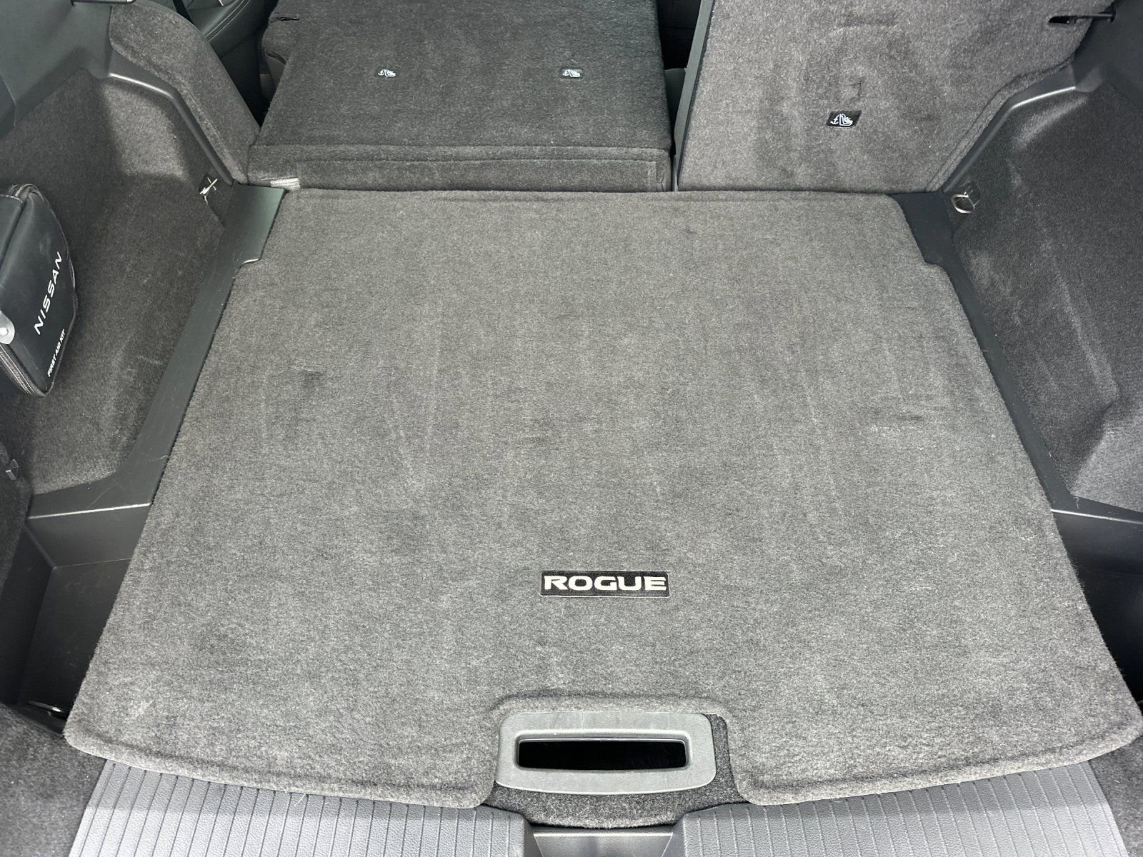 Used 2023 Nissan Rogue SV image 14