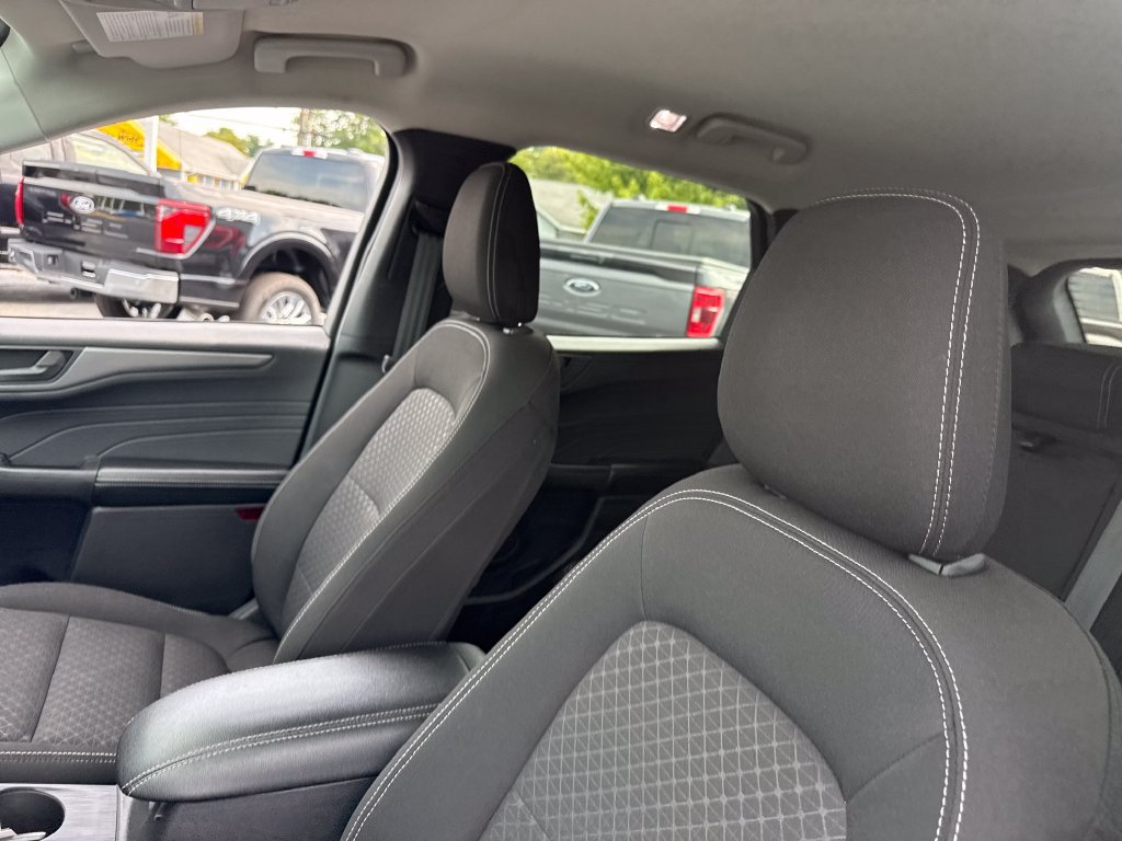 Used 2024 Ford Escape Active AWD/4WD image 15