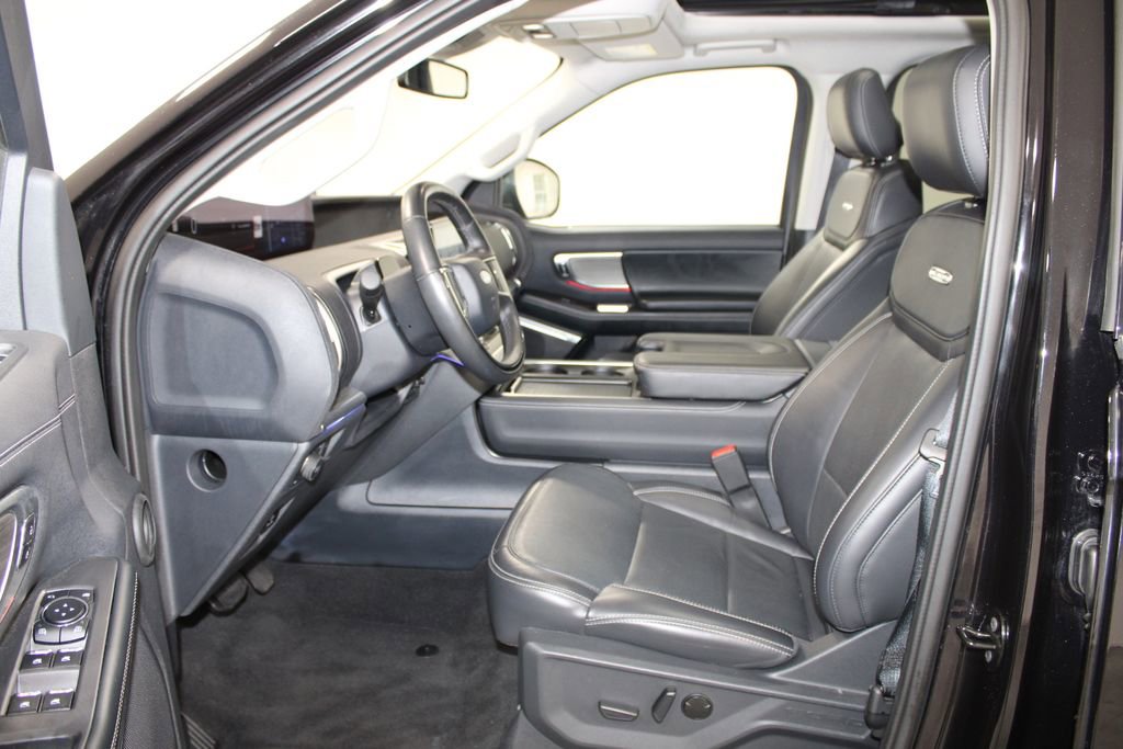 Used 2025 Ford Expedition Platinum image 24