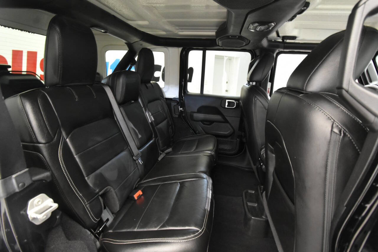 Used 2021 Jeep Wrangler Unlimited Sahara AWD/4WD image 16