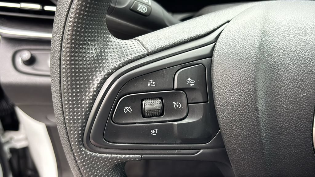 Used 2025 Buick Envista Preferred FWD image 16