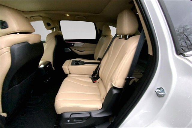 Used 2025 Acura MDX w/ Technology Package image 19
