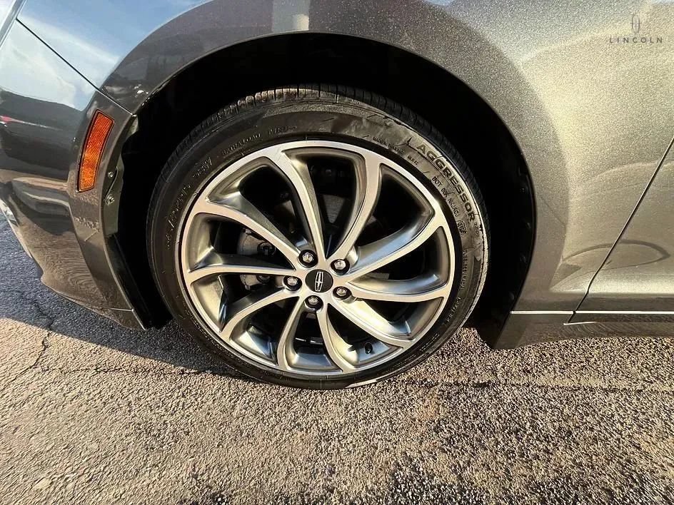 Used 2019 Lincoln MKZ Reserve w/ Reserve Plus Package FWD image 17