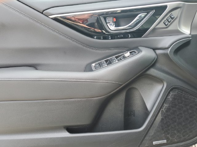 Used 2023 Subaru Outback Touring AWD/4WD image 19