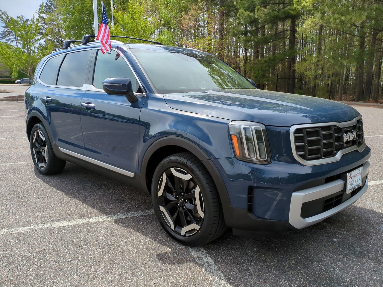 Used 2025 Kia Telluride S AWD/4WD image 2