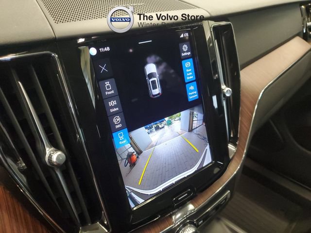 Certified 2023 Volvo XC60 B5 Plus w/ Protection Package Premier AWD/4WD image 24